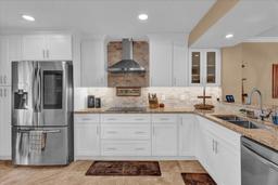 Picture of 1055 Kensington Park Drive Unit 402, Altamonte Springs, FL 32714