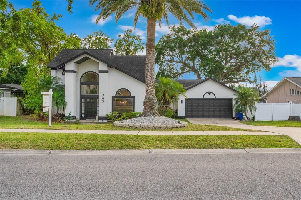 Picture of 703 E Lakeshore Drive, Ocoee, FL 34761