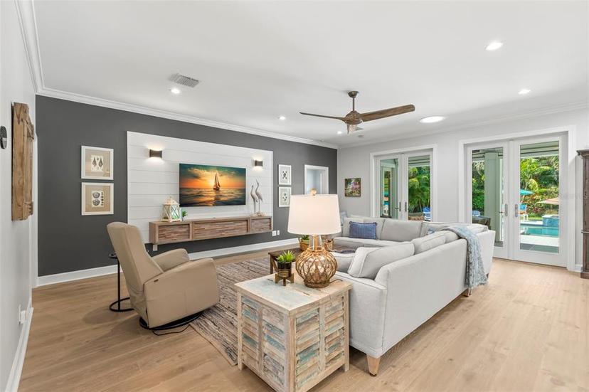 Picture of 140 Miramar Boulevard Ne, St Petersburg FL 33704