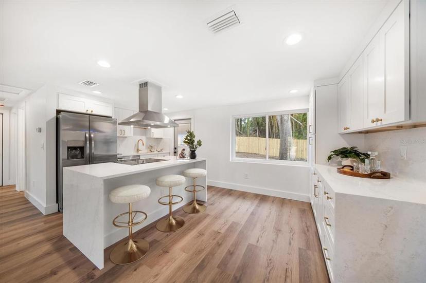 Picture of 1125 Fairwood Avenue, Clearwater FL 33759