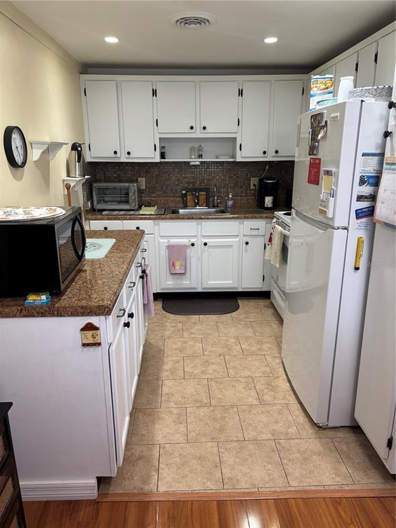 Picture of 11100 86Th Avenue Unit 203, Seminole FL 33772