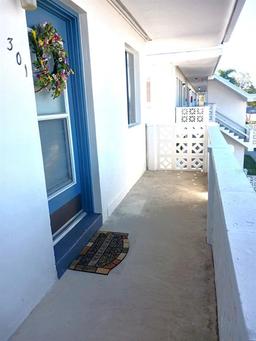 Picture of 8125 112Th Street Unit 301, Seminole, FL 33772