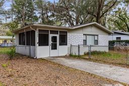 Picture of 1932 NW 31St Place, Gainesville, FL 32605