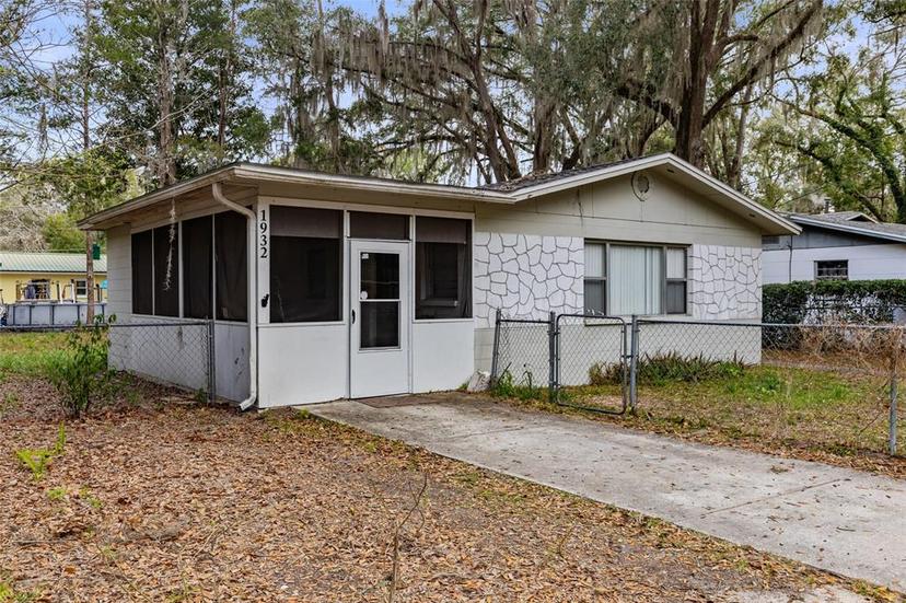 Picture of 1932 NW 31St Place, Gainesville FL 32605