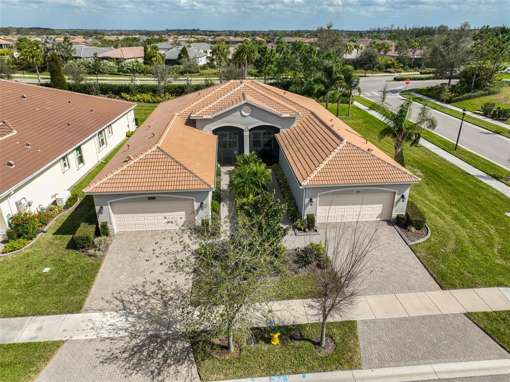 Picture of 4903 Avila Lakes Drive, Wimauma, FL 33598