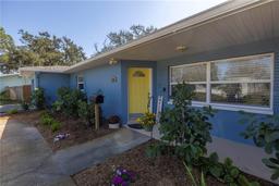 Picture of 686 Southwest Boulevard N, St Petersburg, FL 33702