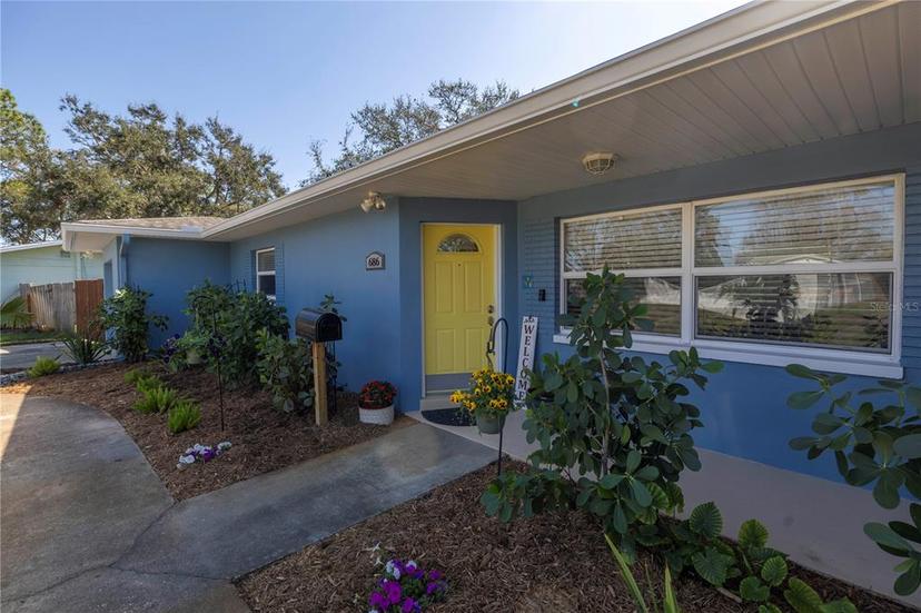 Picture of 686 Southwest Boulevard N, St Petersburg FL 33702
