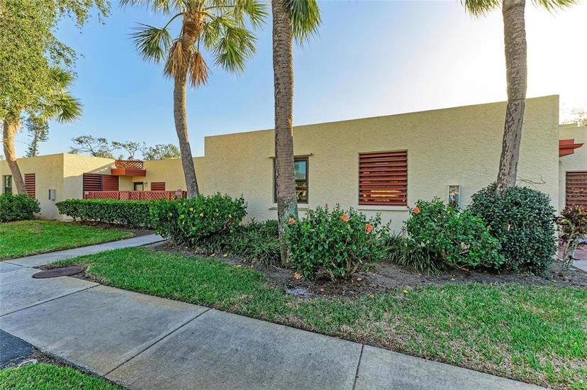 Picture of 503 Spring Lakes Boulevard Unit 503, Bradenton FL 34210
