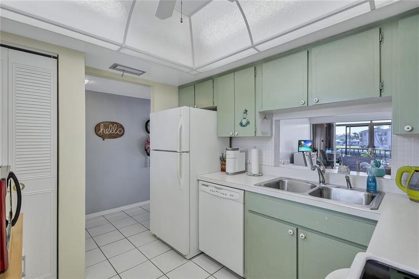 Picture of 19029 Us Highway 19 N Unit 8-15, Clearwater FL 33764