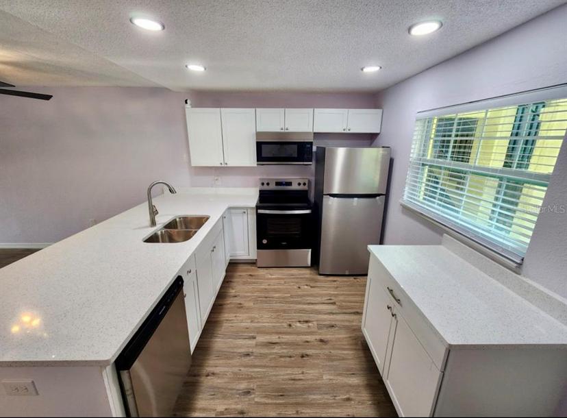 Picture of 821 Deleon Court Unit 108, Dunedin FL 34698