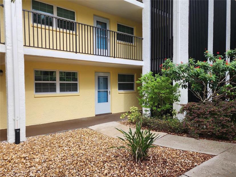 Picture of 821 Deleon Court Unit 108, Dunedin FL 34698