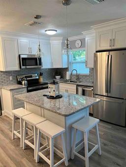 Picture of 1041 S Tuttle Avenue, Sarasota, FL 34237