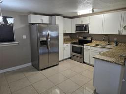 Picture of 306 W Palm Street, Davenport, FL 33837