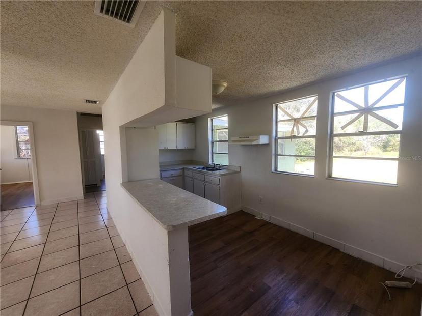 Picture of 6935 W Mohawk Avenue, Tampa FL 33634