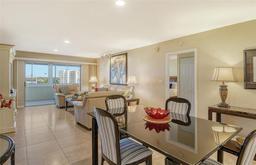 Picture of 1125 W Peppertree Drive Unit 706, Sarasota, FL 34242