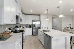 Picture of 2027 Airedale Way, Lake Alfred, FL 33850
