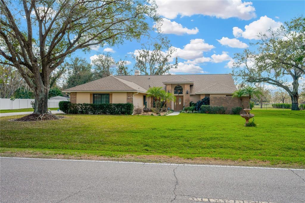 Picture of 1731 Joe Mcintosh Road, Plant City, FL 33565