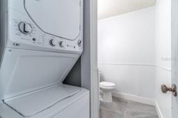 Picture of 1428 Oak Place Unit J, Apopka, FL 32712