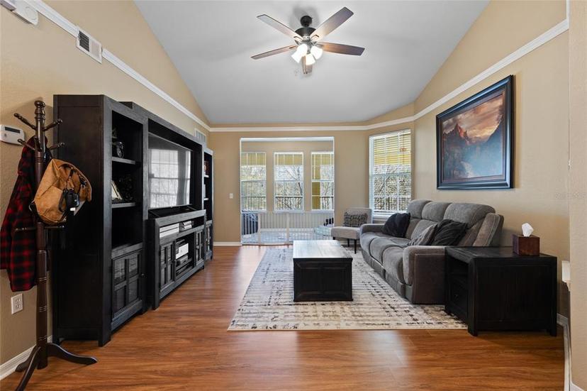 Picture of 2285 NW 16Th Terrace Unit 2285, Gainesville FL 32605
