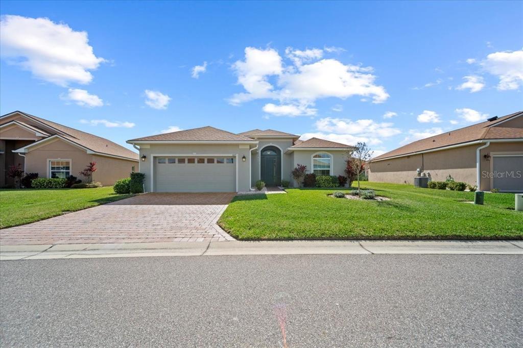 Picture of 1017 Sawgrass Drive, Winter Haven, FL 33884
