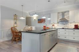 Picture of 1213 Bay Club Circle, Tampa, FL 33607