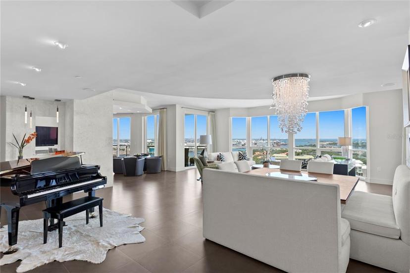 Picture of 450 Knights Run Avenue Unit 1704, Tampa FL 33602