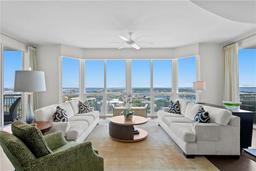 Picture of 450 Knights Run Avenue Unit 1704, Tampa, FL 33602