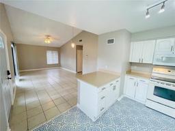 Picture of 4439 Pinebark Avenue Unit 47-4, Orlando, FL 32811