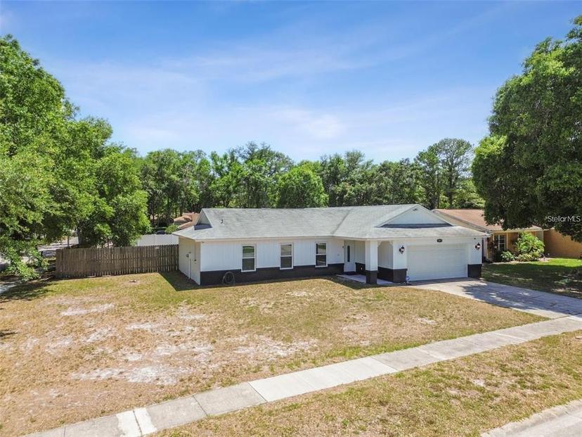 Picture of 13913 Cherry Brook Lane, Tampa FL 33618