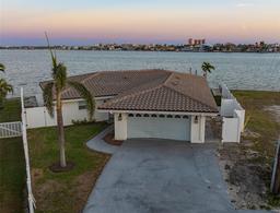 Picture of 11005 5Th Street E, Treasure Island, FL 33706