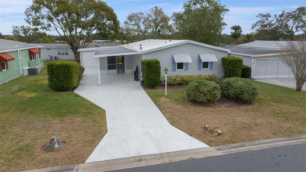 Picture of 1541 Hillcrest Drive, Lady Lake, FL 32159