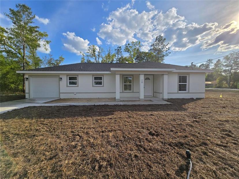 Picture of 19 Bay Court Pass, Ocklawaha FL 32179