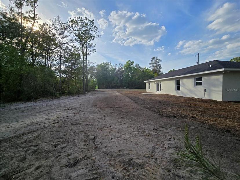 Picture of 19 Bay Court Pass, Ocklawaha FL 32179