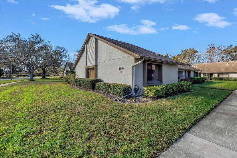 Picture of 2510 Laurelwood Drive Unit 5A, Clearwater FL 33763