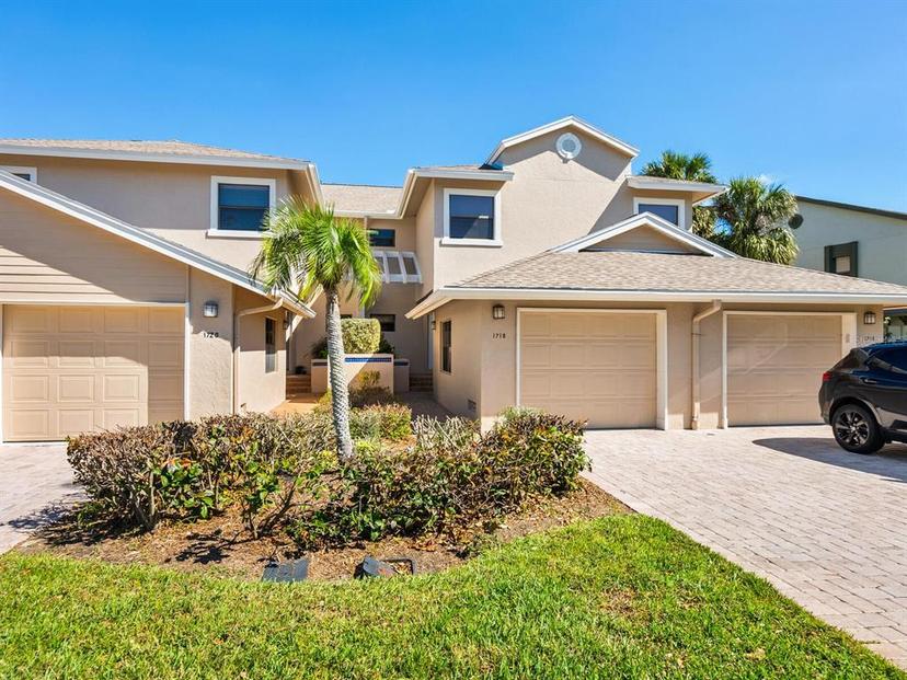 Picture of 1718 Starling Drive Unit 104, Sarasota FL 34231