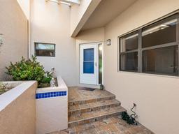 Picture of 1718 Starling Drive Unit 104, Sarasota, FL 34231