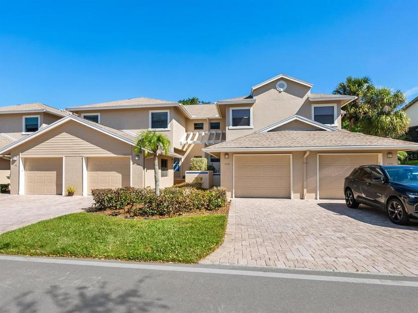 Picture of 1718 Starling Drive Unit 104, Sarasota FL 34231
