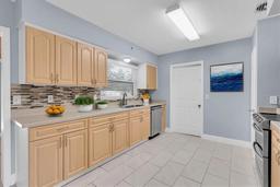Picture of 686 Manor Drive W, Dunedin, FL 34698