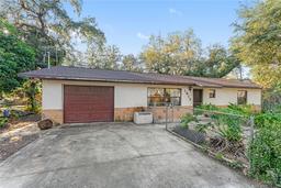 Picture of 1912 SE 169Th Court, Silver Springs, FL 34488