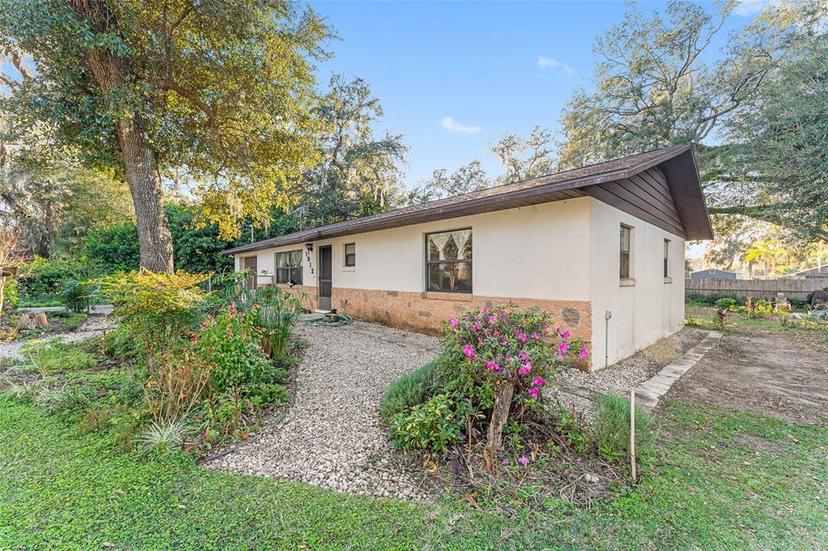 Picture of 1912 SE 169Th Court, Silver Springs FL 34488