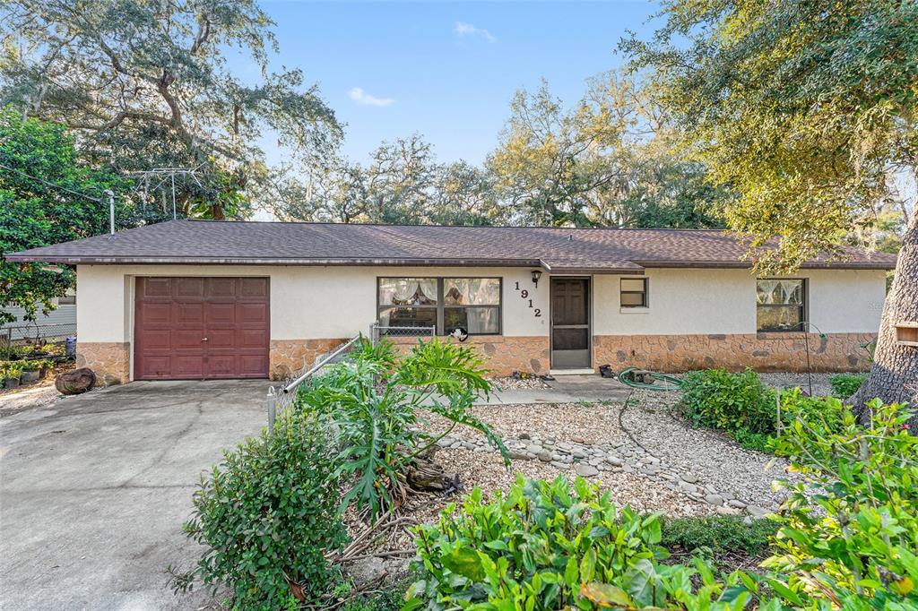 Picture of 1912 SE 169Th Court, Silver Springs, FL 34488