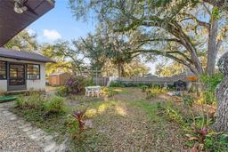 Picture of 1912 SE 169Th Court, Silver Springs, FL 34488