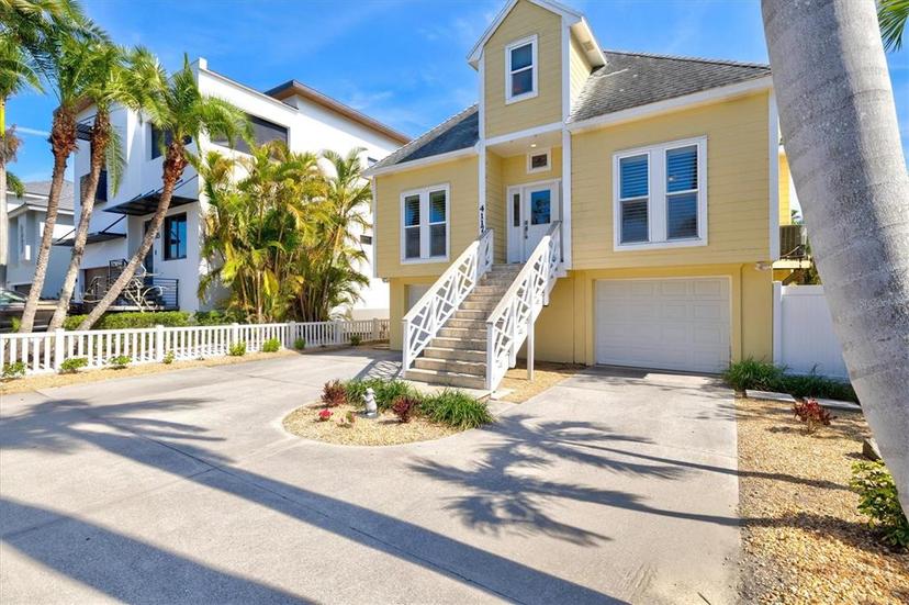 Picture of 4117 Roberts Point Circle, Sarasota FL 34242