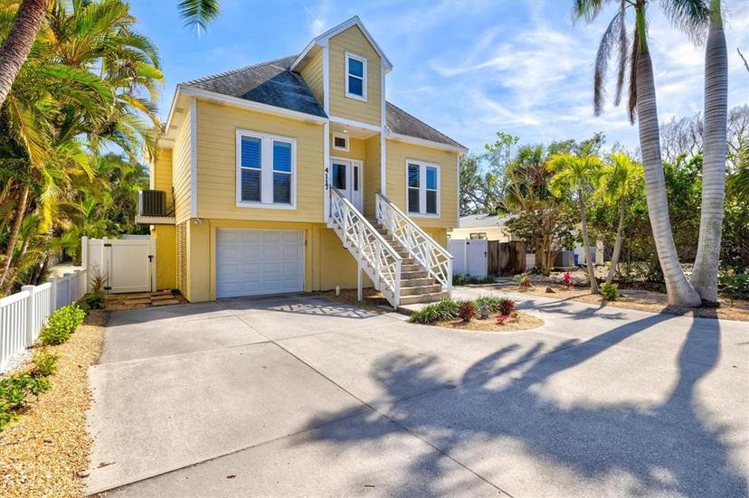 Picture of 4117 Roberts Point Circle, Sarasota FL 34242