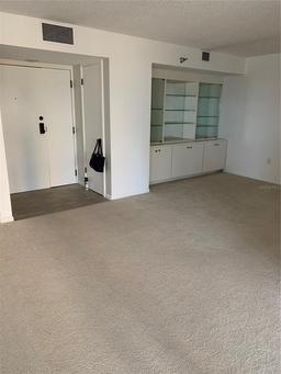Picture of 2413 Bayshore Boulevard Unit 205, Tampa, FL 33629