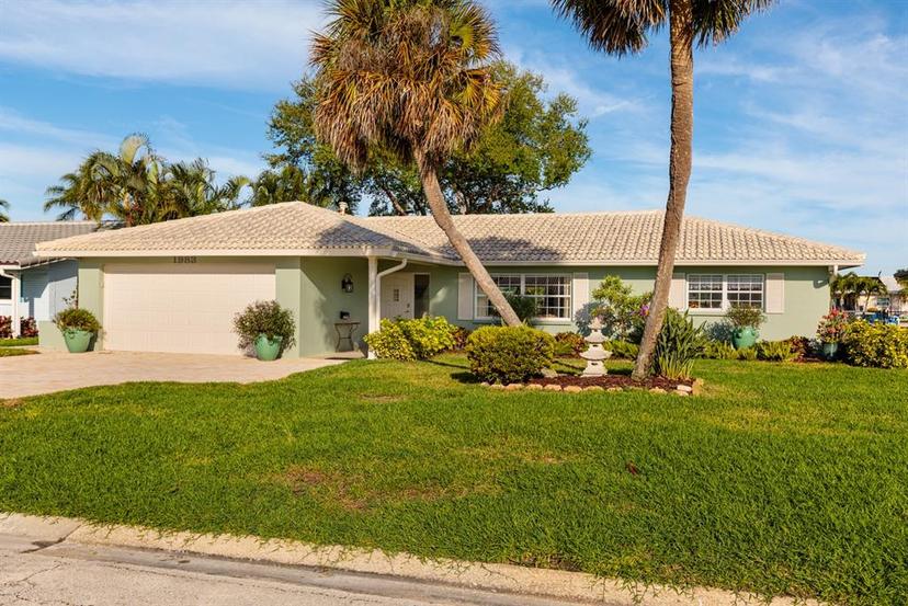 Picture of 1983 Massachusetts Avenue Ne, St Petersburg FL 33703