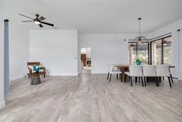 Picture of 872 Live Oak Terrace Ne, St Petersburg, FL 33703