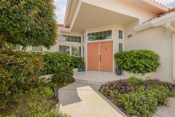 Picture of 872 Live Oak Terrace Ne, St Petersburg, FL 33703