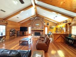 Picture of 272 NE County Road 337, Trenton, FL 32693