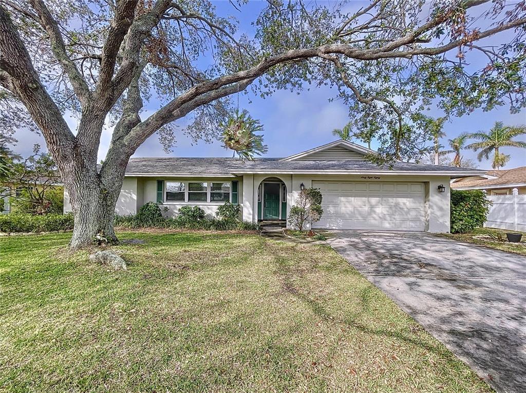 Picture of 6880 Greenbrier Dr, Seminole, FL 33777